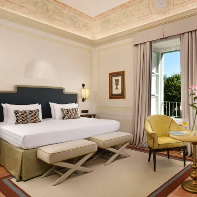 Paul III Suite
