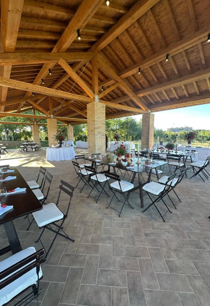 TVY-agriturismo-del-duca-fienile-2_VERT